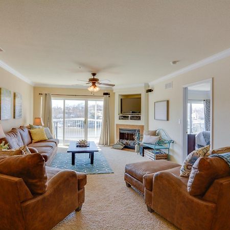 Lakefront Osage Beach Condo With Pool And Water Views! Luaran gambar