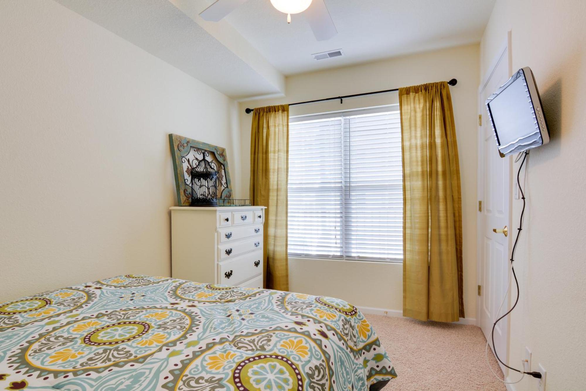 Lakefront Osage Beach Condo With Pool And Water Views! Luaran gambar
