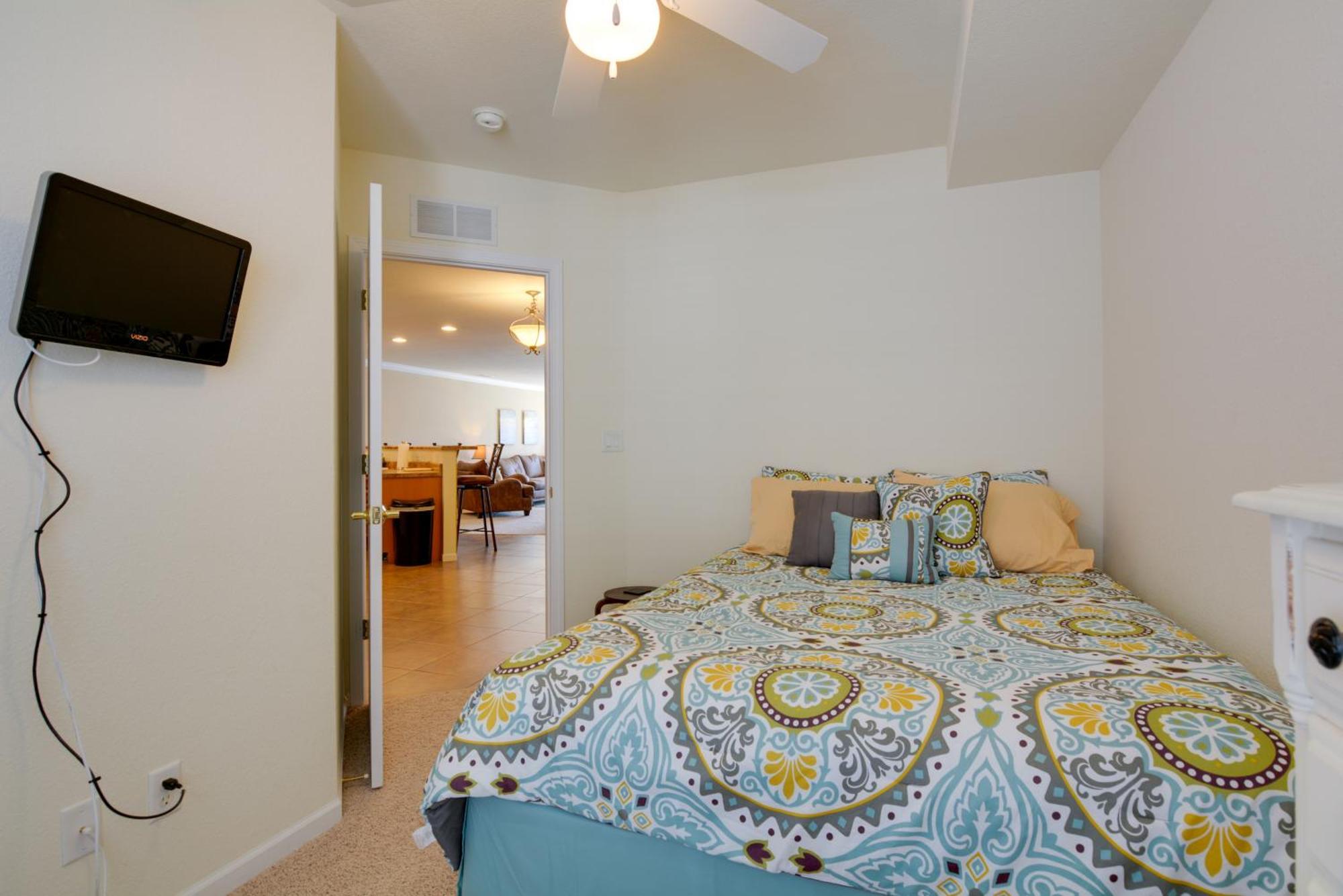 Lakefront Osage Beach Condo With Pool And Water Views! Luaran gambar