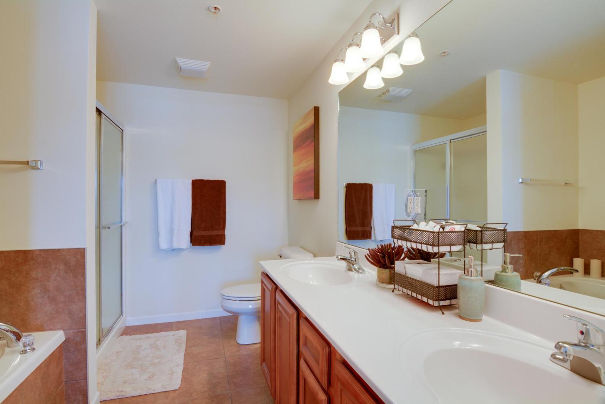 Lakefront Osage Beach Condo With Pool And Water Views! Luaran gambar