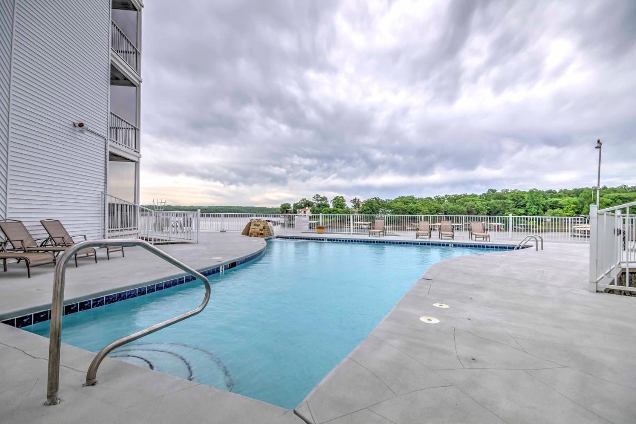 Lakefront Osage Beach Condo With Pool And Water Views! Luaran gambar